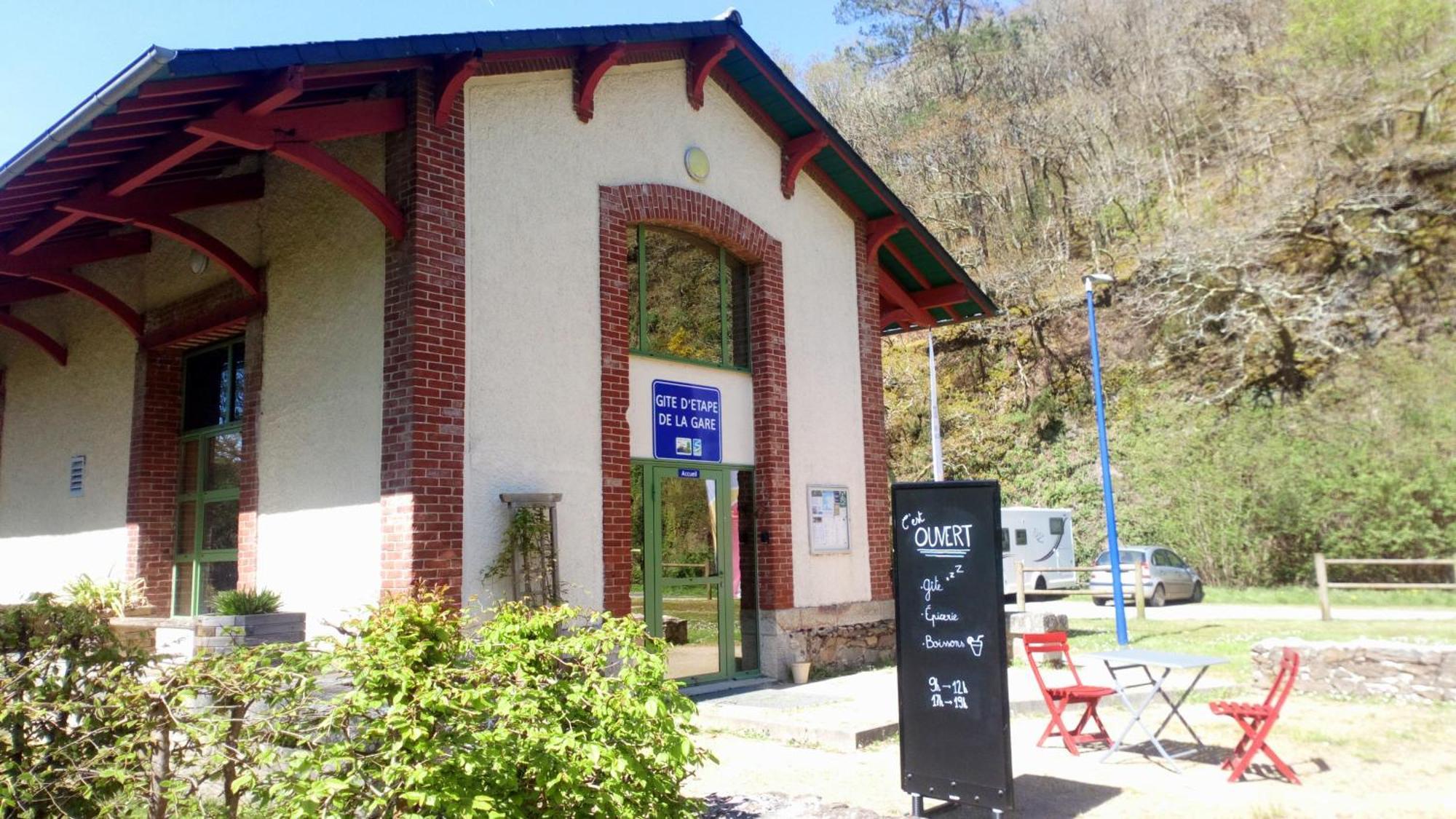 Ostal Scrignac - Gite D'Etape De La Gare エクステリア 写真